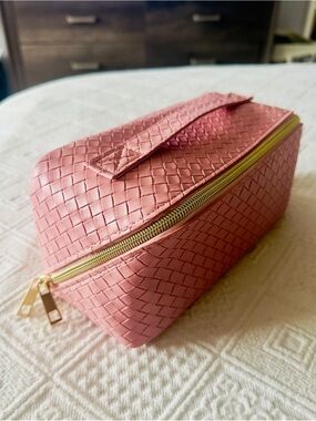 Lay Flat Makeup/Toiletry Bag
